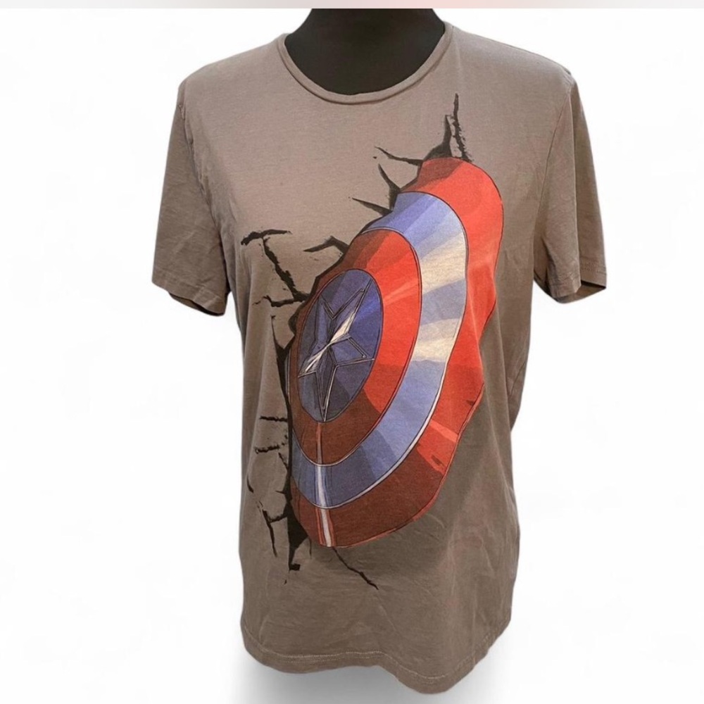 Marvel Captain America Shield Tee - Red, Blue, Gray